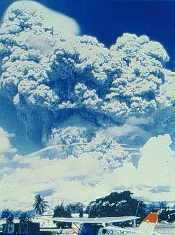 Image of a volcanic eruption.